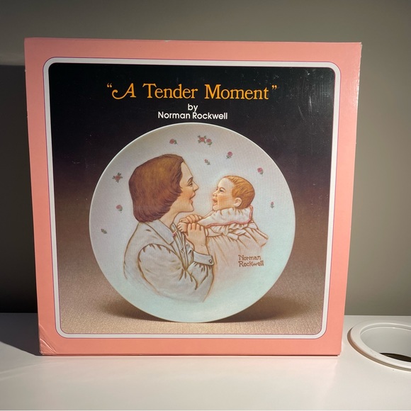 A Tender Moment Decorative Plate - Picture 1 of 6